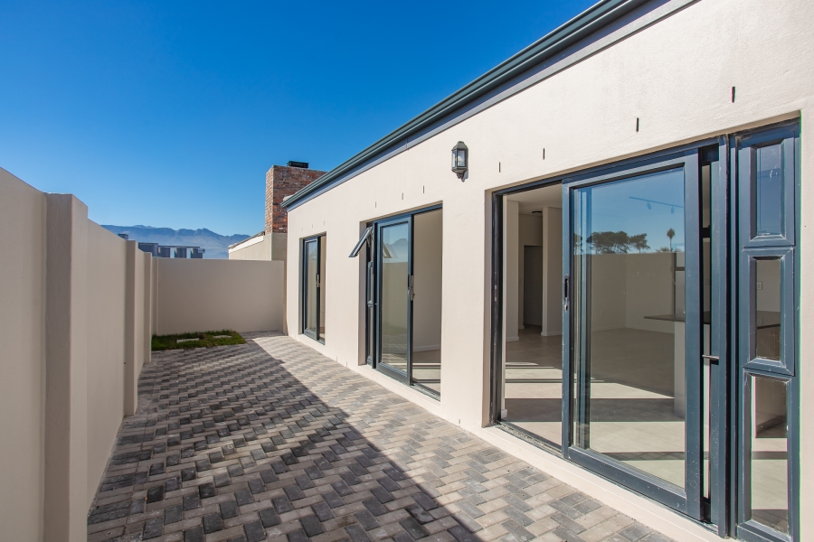 2 Bedroom Property for Sale in Honeydew Country Estate Western Cape